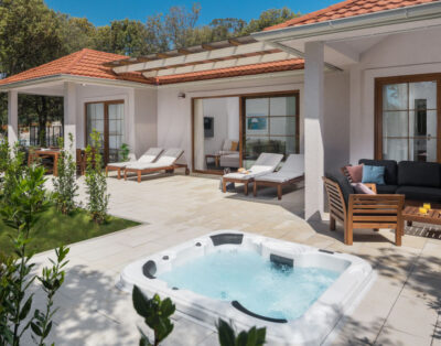 House Luxury Bay Villa with private hot tub